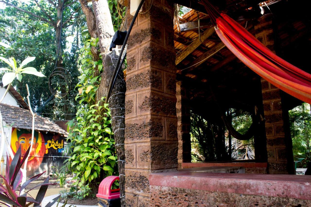 That Crazy Hostel Anjuna Exterior photo